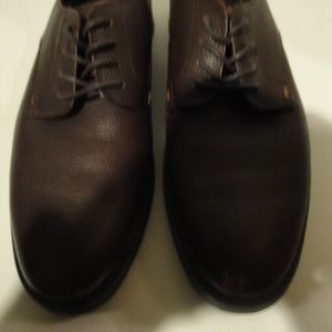 EXPRESS BURGUNDY LEATHER OXFORD, MENS SHOE SIZE 8.5 M
